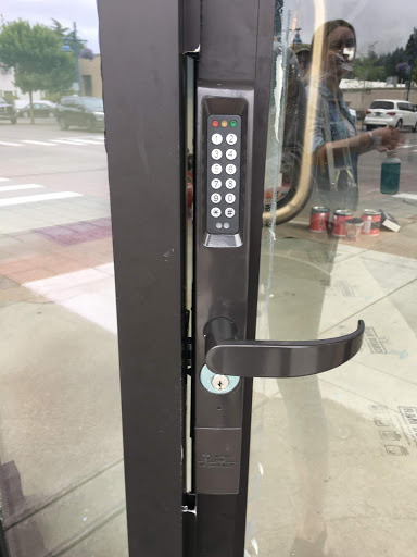 Locksmith «Advantage Locksmith Portland», reviews and photos, 8104 SW Durham Rd, Portland, OR 97224, USA