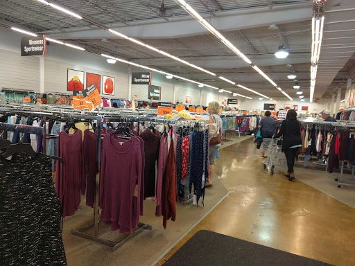 Department Store «Boston Store Clearance Center», reviews and photos, 5659 S 27th St, Milwaukee, WI 53221, USA