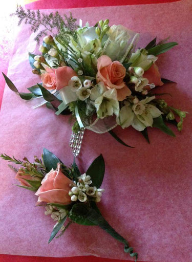 Consignment Shop «Old Bank Flowers Art and Marketplace», reviews and photos, 66 Main St, East Hampton, CT 06424, USA