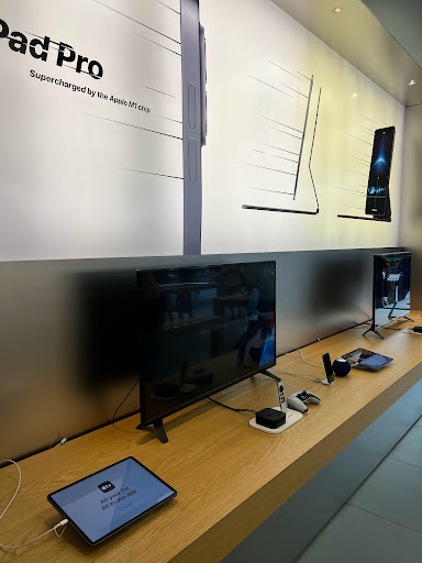 Computer Store «Apple Easton Town Center», reviews and photos, 4210 The Strand, Columbus, OH 43219, USA