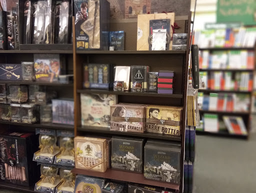 Book Store «Barnes & Noble Booksellers Mansell Crossings SC», reviews and photos, 7660 North Point Pkwy, Alpharetta, GA 30022, USA