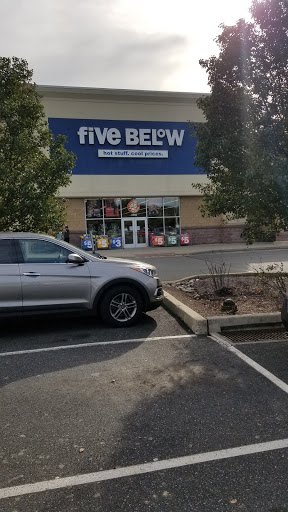 Variety Store «Five Below», reviews and photos, 190 Upland Square Dr, Stowe, PA 19464, USA