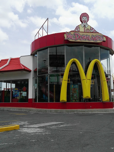 McDonald's Multiplaza Santín
