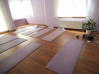 Yoga Academy Bayraklı