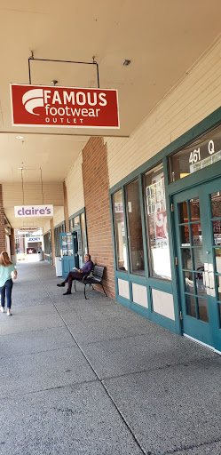 Shopping Mall «North Bend Premium Outlets», reviews and photos, 461 S Fork Ave SW, North Bend, WA 98045, USA