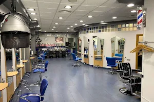 Academia de peluquería y estética Jesús Caño image