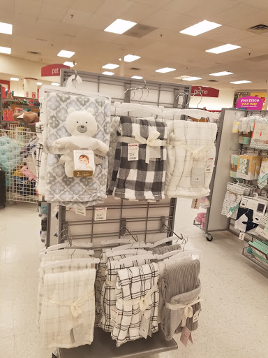 Department Store «T.J. Maxx», reviews and photos, 239 Memorial Ave, West Springfield, MA 01089, USA