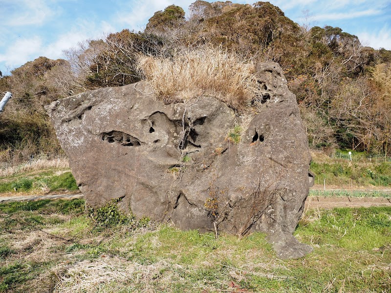 名戸川原の礫石