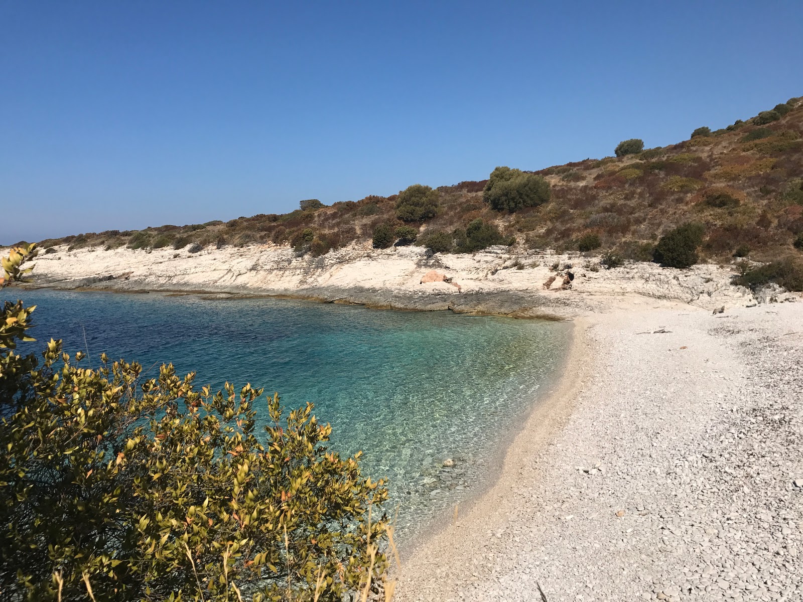 Foto di Prasna beach - luogo popolare tra gli intenditori del relax