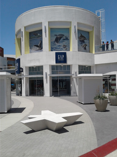 Clothing Store «Gap Outlet», reviews and photos, 55 Bay St, Long Beach, CA 90802, USA