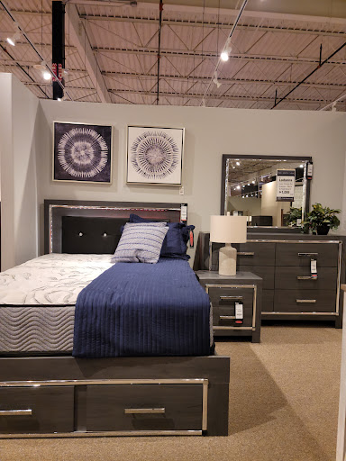 Furniture Store «Furniture Deals», reviews and photos, 14121 US-40, Kansas City, MO 64136, USA