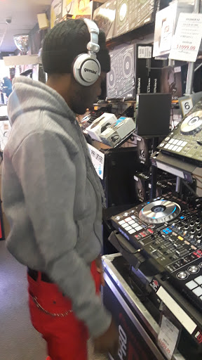 Appliance Store «P.C. Richard & Son», reviews and photos, 2999 Hempstead Turnpike, Levittown, NY 11756, USA