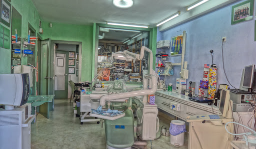 Clínica Dental Avanzada - Odontología Computarizada - Doctor Ricardo López Carmona. en Baena, Córdoba