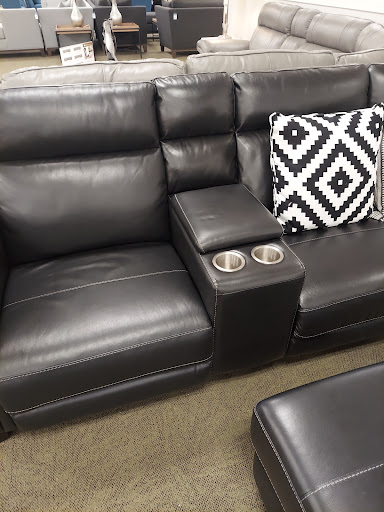Furniture Store «Raymour & Flanigan Furniture and Mattress Store», reviews and photos, 2795 Richmond Ave, Staten Island, NY 10314, USA