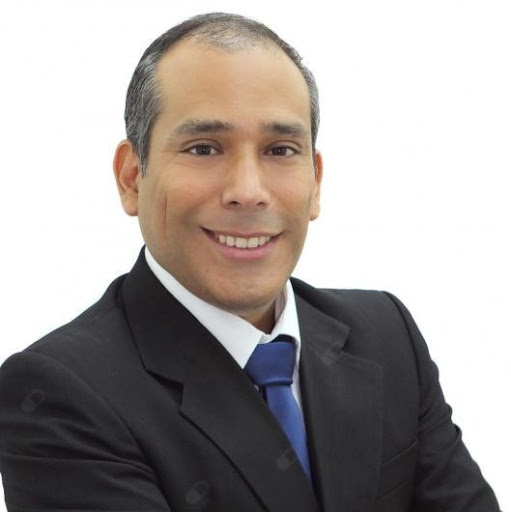 Dr. César Gallegos Llerena, Hematólogo