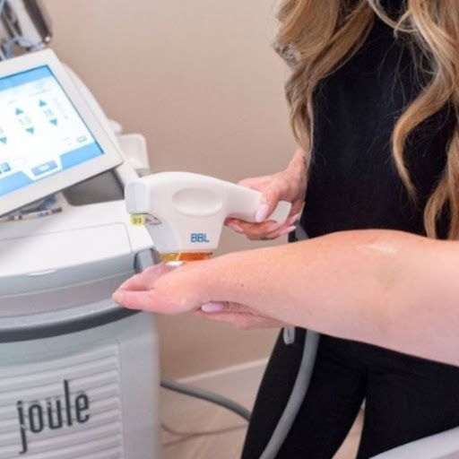 Plastic Surgeon «Hall Plastic Surgery & Rejuvenation Center, Dr. Jeffrey Hall», reviews and photos, 300 Beardsley Ln #101, Austin, TX 78746, USA