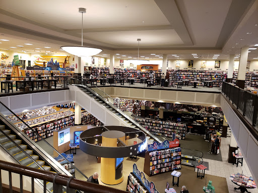 Book Store «Barnes & Noble», reviews and photos, 1430 Plaza Pl, Southlake, TX 76092, USA