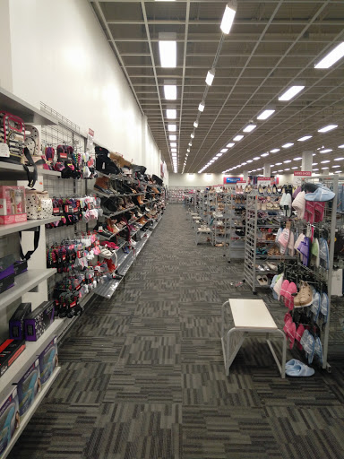 Clothing Store «Burlington Coat Factory», reviews and photos, 30 W Rand Rd, Arlington Heights, IL 60004, USA