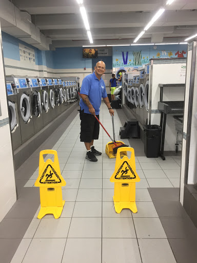 Laundromat «Giant Laundry», reviews and photos, 2861 Webster Ave, Bronx, NY 10458, USA