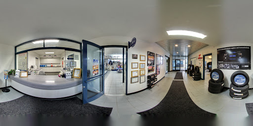 Ford Dealer «Colley Ford», reviews and photos, 1945 Auto Centre Dr, Glendora, CA 91740, USA