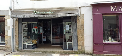 Magasin de chaussures Noir et Couleur Quimperlé