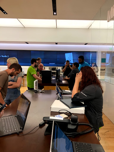 Computer Store «Microsoft Store - Scottsdale Fashion Square», reviews and photos, 7014 E Camelback Rd #1288, Scottsdale, AZ 85251, USA