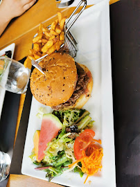 Hamburger du Restaurant Brasserie Tabac Le Français à Issoire - n°4