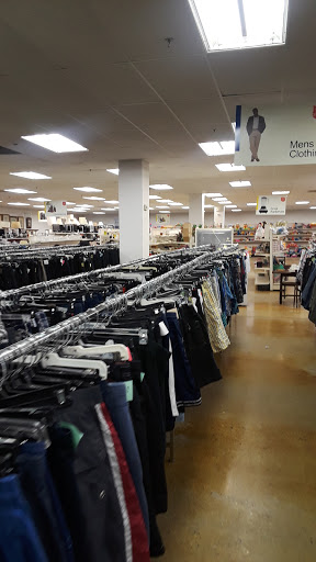 Thrift Store «The Salvation Army Family Store & Donation Center», reviews and photos, 340 Townline Rd, Mundelein, IL 60060, USA