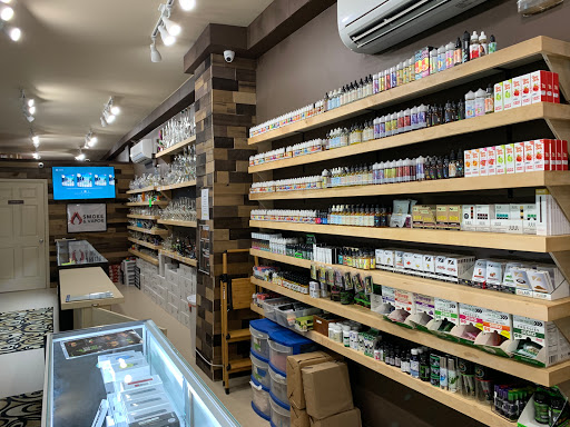 Tobacco Shop «Gallery Smoke Charleston», reviews and photos, 363 King St, Charleston, SC 29401, USA