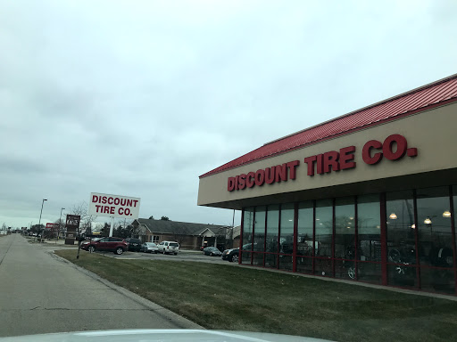 Tire Shop «Discount Tire Store - Woodhaven, MI», reviews and photos, 22160 Allen Rd, Woodhaven, MI 48183, USA