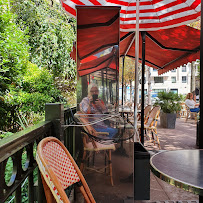 Atmosphère du Restaurant brasserie Bistrot du coin à Levallois-Perret - n°10