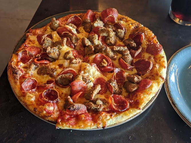 #4 best pizza place in Houston - Luna Pizzeria