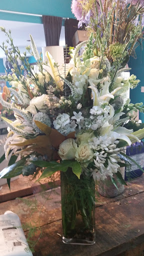 Florist «La Petite Fleur», reviews and photos, 259 Prescott St, St Paul, MN 55107, USA