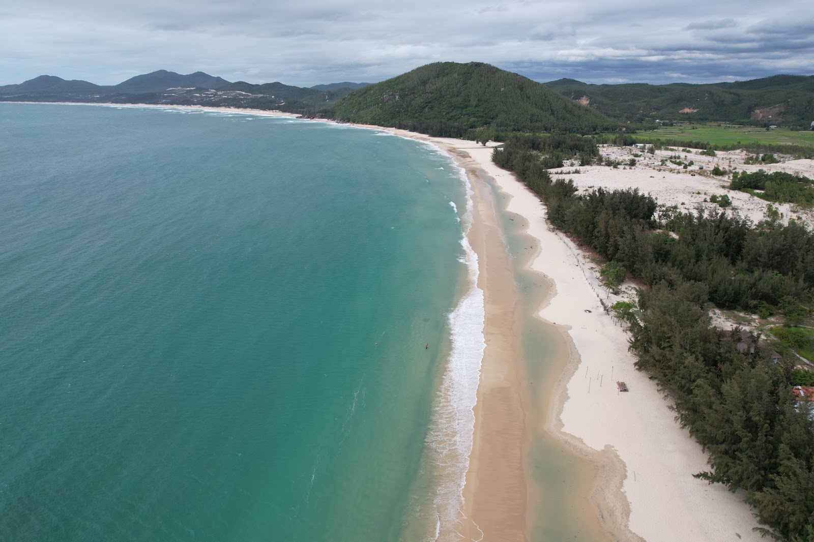 Fotografie cu Bay Hoa Beach cu drept și lung