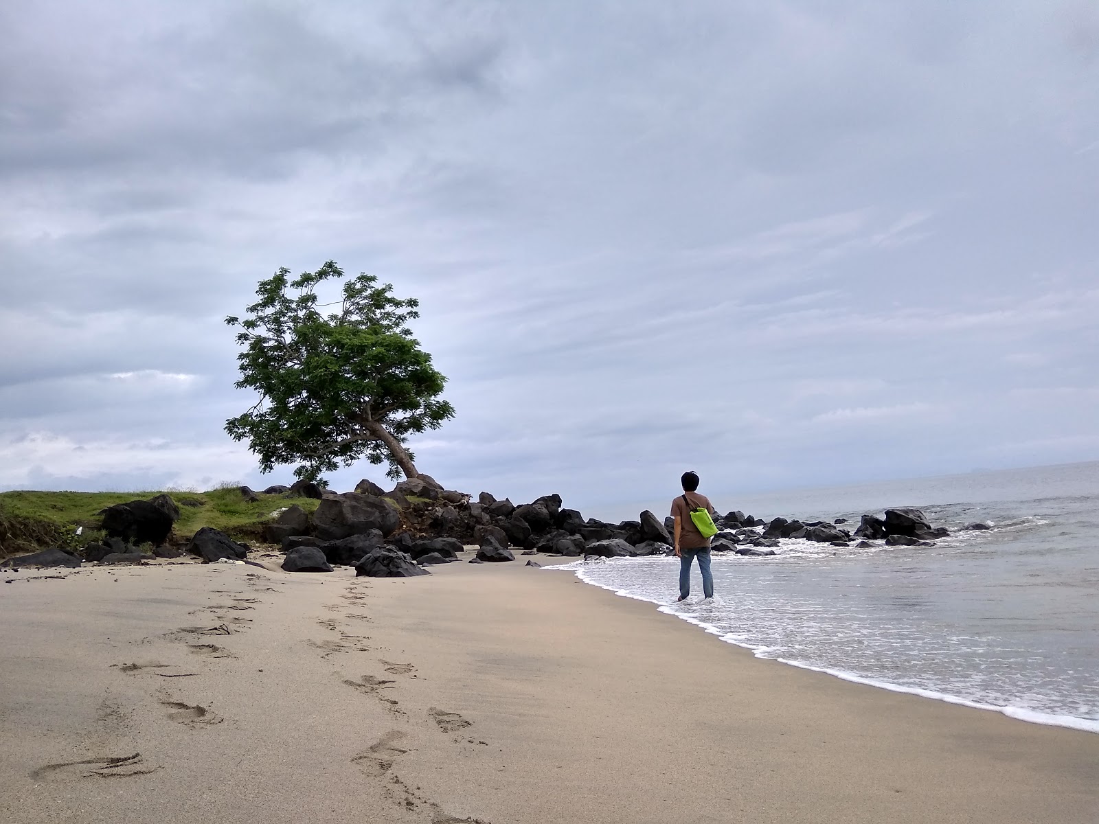 Photo de Kuang wai beach et le règlement