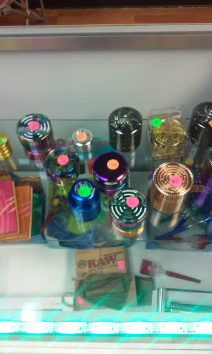 Tobacco Shop «Inferno Smoke Shop», reviews and photos, 2110 Mariner Blvd, Spring Hill, FL 34609, USA