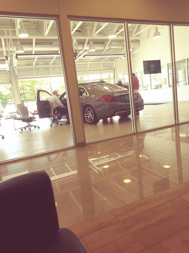 Mercedes Benz Dealer «Plaza Mercedes-Benz», reviews and photos, 11910 Olive Blvd, Creve Coeur, MO 63141, USA