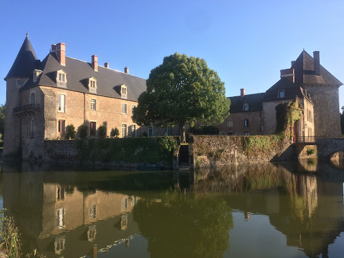 attractions Château de La Roche La Roche-en-Brenil
