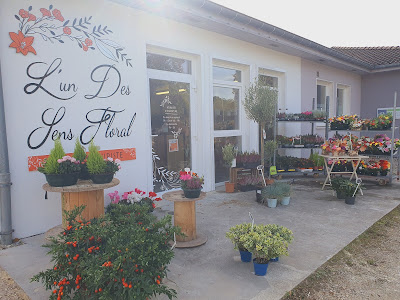 L'un Des Sens Floral à Rioz