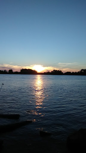 Tobacco Shop «Marina Pointe Tobacco Outlet», reviews and photos, 1827 Waterworks Rd, Evansville, IN 47713, USA