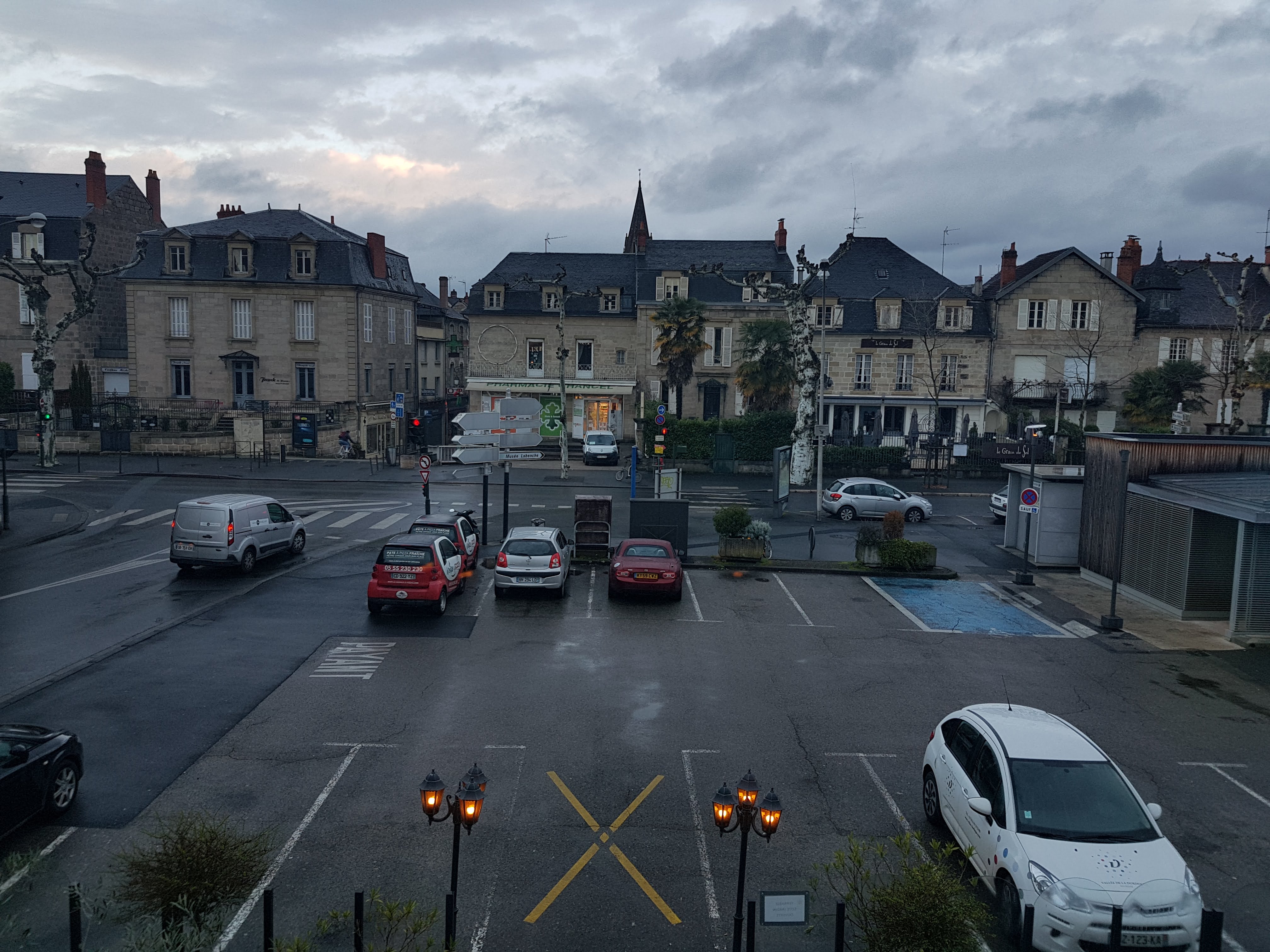 Photo n° 1 de l'avis de james. fait le 15/03/2018 à 06:42