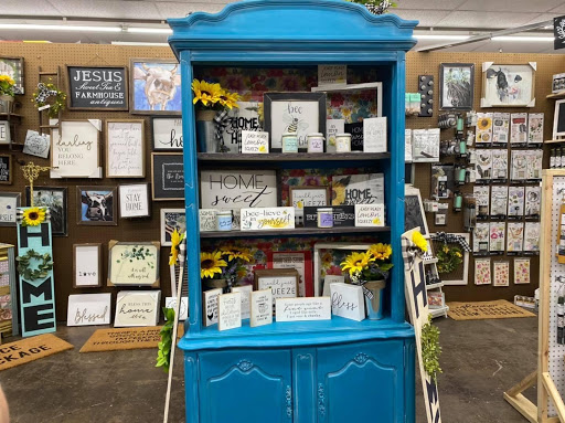 Outlet Mall «Finders Keepers Traders Outlet Mall», reviews and photos, 740-784 Chelsa Dr, Madisonville, KY 42431, USA