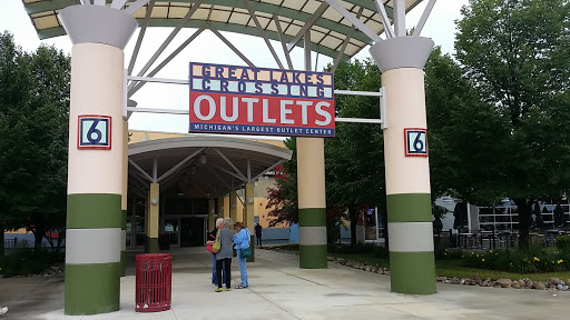 Shopping Mall «Great Lakes Crossing Outlets», reviews and photos, 4000 Baldwin Rd, Auburn Hills, MI 48326, USA