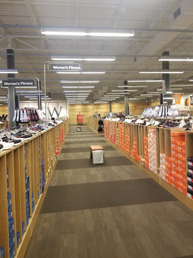 Shoe Store «DSW Designer Shoe Warehouse», reviews and photos, 1065 Woodland Rd, Reading, PA 19610, USA