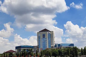 Universitas Negeri Surabaya image