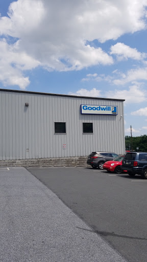 Thrift Store «Goodwill Outlet Center & Donation Center», reviews and photos, 3001 St Lawrence Ave, Reading, PA 19606, USA
