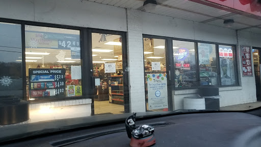 Liquor Store «Dirt Cheap», reviews and photos, 1119 Gravois Rd, Fenton, MO 63026, USA