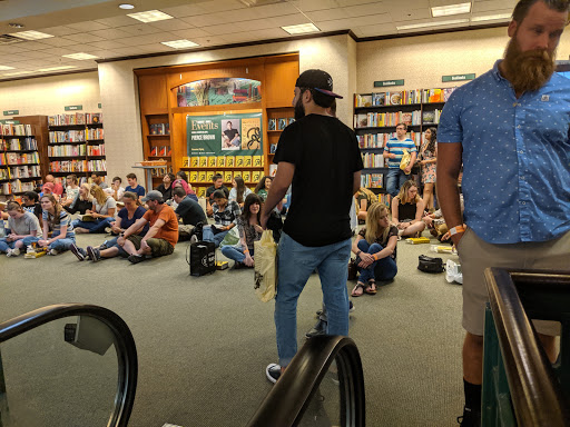 Shopping Mall «Colonial Plaza Mall», reviews and photos, 601 N Bumby Ave, Orlando, FL 32803, USA