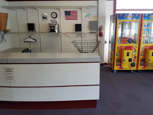 Laundromat «Central Park Laundromat LLC», reviews and photos, 196 N Broadway, Pennsville, NJ 08070, USA