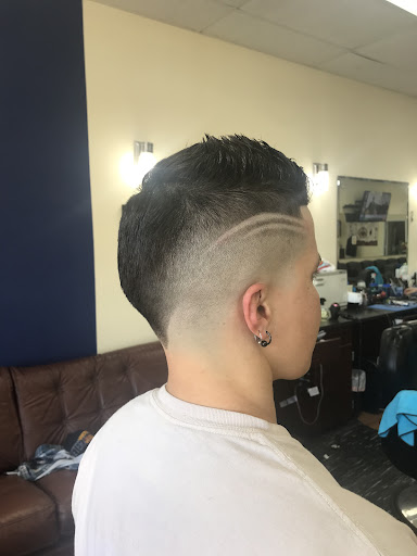 Barber Shop «Blue Chip Barber Shop», reviews and photos, 10782 Sudley Manor Dr, Manassas, VA 20109, USA